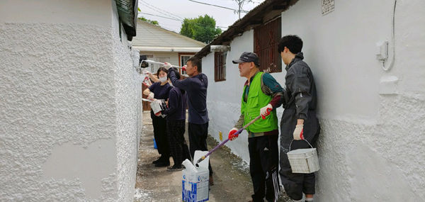 김해시 모닥불집수리봉사회(회장 강대규), 너나들이 인제대 봉사동아리(회장 강동한), 동상동지역사회보장협의체(공동회장 조재규, 박재문)는 22일 동상동행정복지센터에서 동상동 거주환경 개선과 저소득층 집수리 지원을 위한 자원봉사협약을 체결했다고 밝혔다.