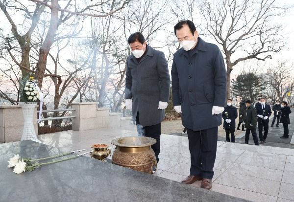 함양군 임인년 시무식 (충혼탑 참배)