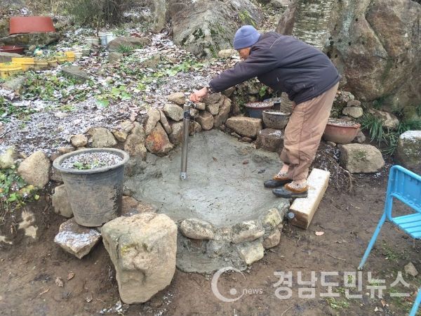 지리산 칠선계곡 자락에 위치한 오지산골 두지터에 최근 마을상수도시설이 설치돼 연중 안정적인 식수공급이 시작됐다.