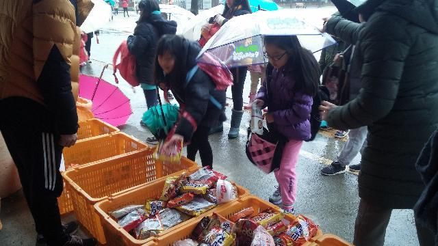 진주 평거초등학교 쌀.라면 Day행사