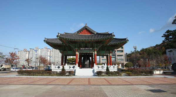 사천시민대종각