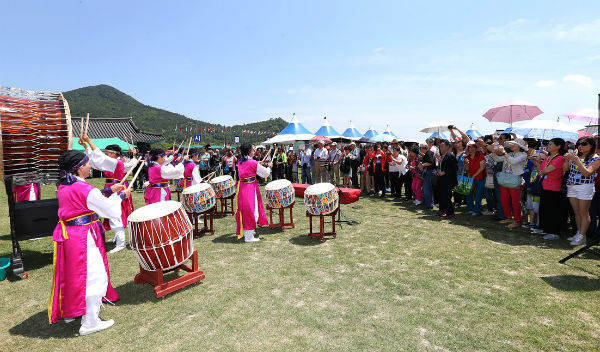 산청군은 봄 여행주간을 맞아 산청에서만 즐길 수 있는 특화된 프로그램을 운영할 계획이다