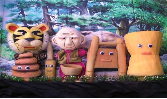 인형극 '팥죽할머니와 호랑이'/ 자료제공=진주시