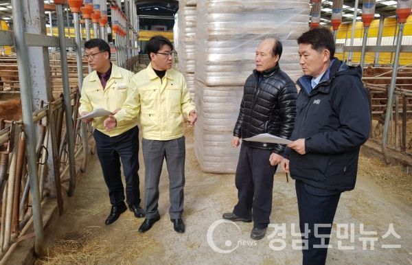 지난 17일부터 2월말까지 ‘무허가 축사 적법화 1단계 마무리 추진률 제고를 위한 총력추진 현장점검’을 실시한다.(사진/경남도)