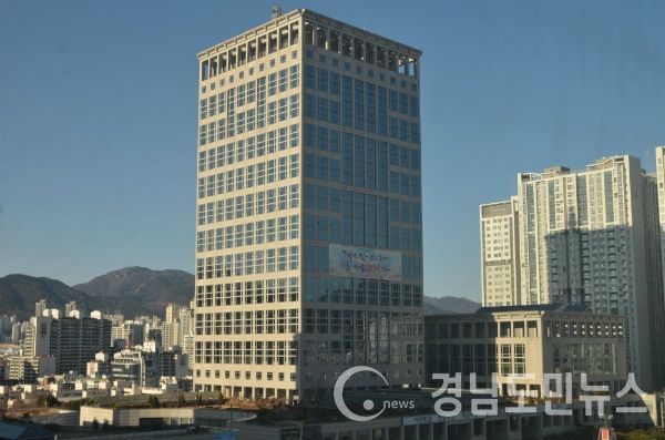 부산시청 전경.