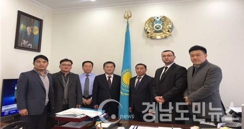 한기성 교통국장을 비롯한 부산시 대표단이 카사흐스탄 카라간다 부시장의 초청으로 카자흐스탄을 방문했다. 대표단은 부시장과 건설교통국장 등 2차례 면담을 다졌다고 23일 밝혔다. (사진/부산시)