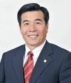 제8대 산청군의회 전반기 의장에 이만규의원이 선출됐다