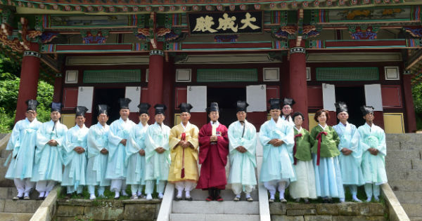 조규일 진주시장이 진주향교에서 시장 취임 고유례를 봉행했다