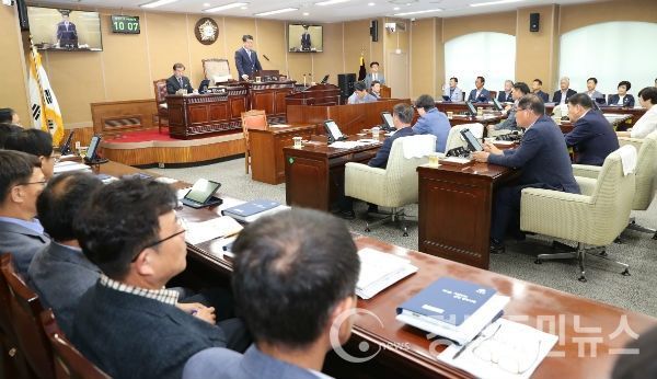 23일부터 오는 31일까지 9일간의 일정으로 제8대 거창군의회의 본격적인 임시회를 개회했다.(사진/거창군의회)