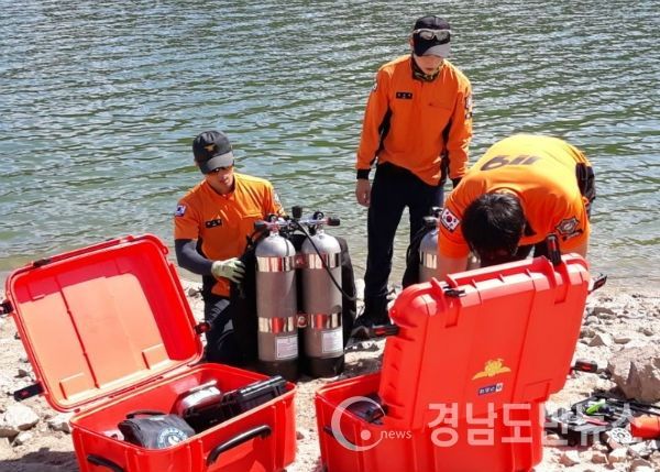 거창소방서 수난사고 대비 인명구조훈련 모습(사진=거창소방서)