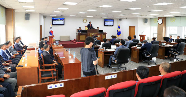 산청군의회 제254회 정례회가 3일부터 17일까지 15일간 개회된다