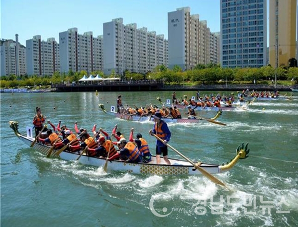 7일 부터 9일까지 수영강 APEC나루공원서 ‘제8회 코리아오픈 부산 국제드래곤보트대회’와 ‘제11회 부산시장배 드래곤보트대회’가 개최된다.
