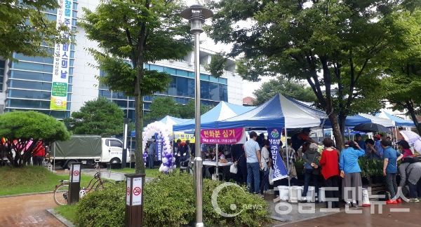 거창읍 주민자치위, 행복 나눔 주민서비스의 날 운영(사진/거창군)