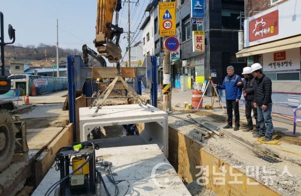 합천읍 중앙도로 하수관로 정비 본격화(사진/합천군)
