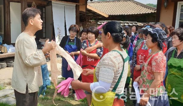 산청군새마을부녀회가 오는 10월까지‘다문화 가정과 함께하는 소확행 체험교실’을 진행한다.(사진/산청군)