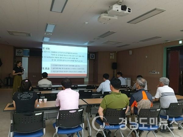 (경남도민뉴스) = 거창군은 지난 25일부터 9월 11일까지 매주 목요일(총9회차) 20대∼50대 지역민 20명을 대상으로 야간 절주 프로그램을 운영한다고 밝혔다.