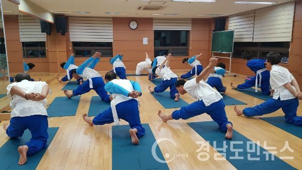 함양군 종합사회복지관은 2020년 상반기 종합사회복지관 프로그램 수강생을 모집한다.