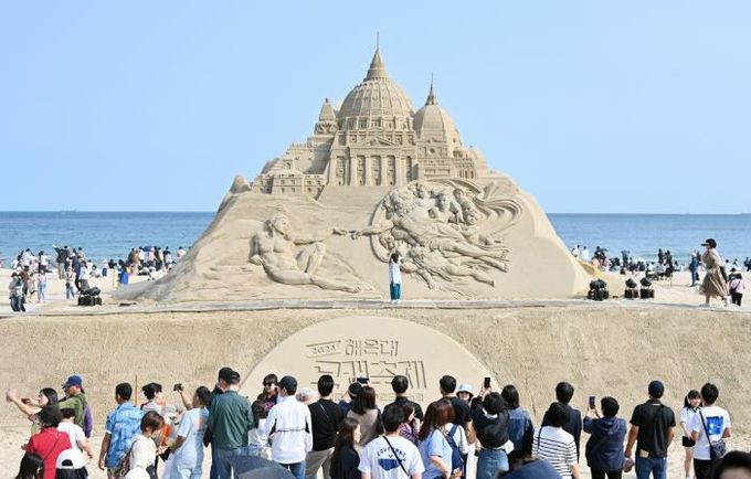 해운대구 101만 여 명 다녀간 해운대 모래축제