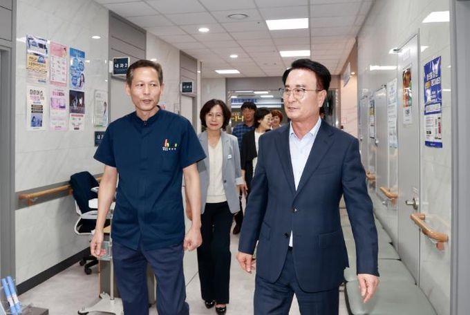 박동식 사천시장, 추석 연휴 비상진료 현장 방문