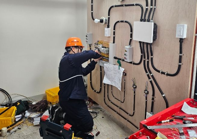 제32회 전국 전기공사 기능경기대회 전기제어(학생부) 2위 수상한 한림공고 3학년 전기과 김민규 학생