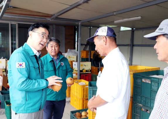 하동군, 배 일소 피해 농가에 생산비 지원