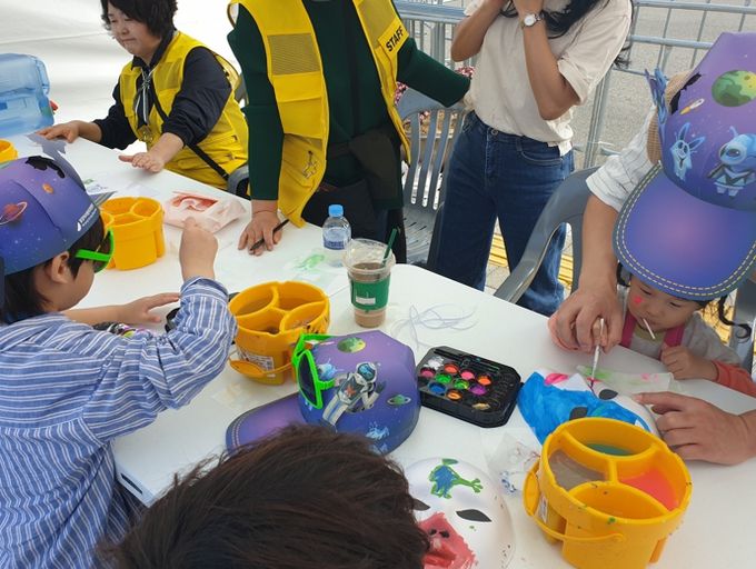 지난 26, 27일 밀양아리랑우주천문대 일원에서 개최된‘제5회 외계인 대축제’의 체험 부스