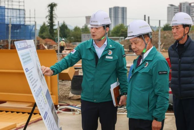 이상근 고성군수, 스포츠빌리지 조성사업 현장 점검