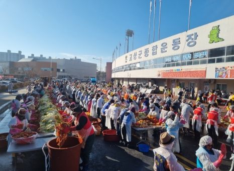 경남 고성군 ‘제18회 이웃사랑 김장나눔 축제’로 어려운 이웃 월동준비 시작