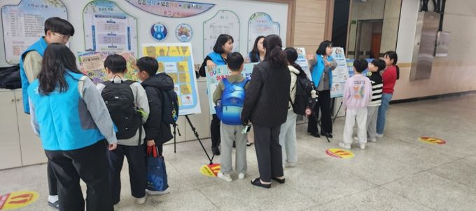 경주시, 아동학대 예방의 날 맞아 초등학교 캠페인