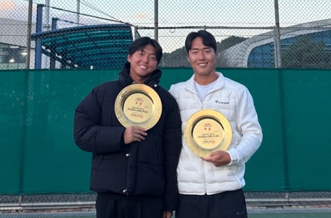 한국실업테니스연맹전 우승한 신산희·현준하 선수