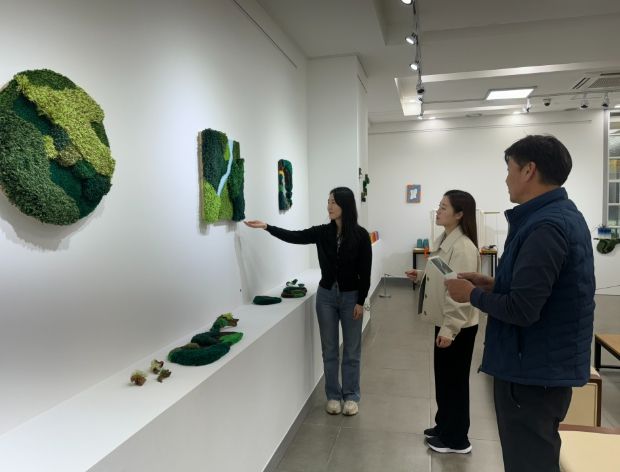 제2청사 갤러리에서 팽샛벽 작가 전시