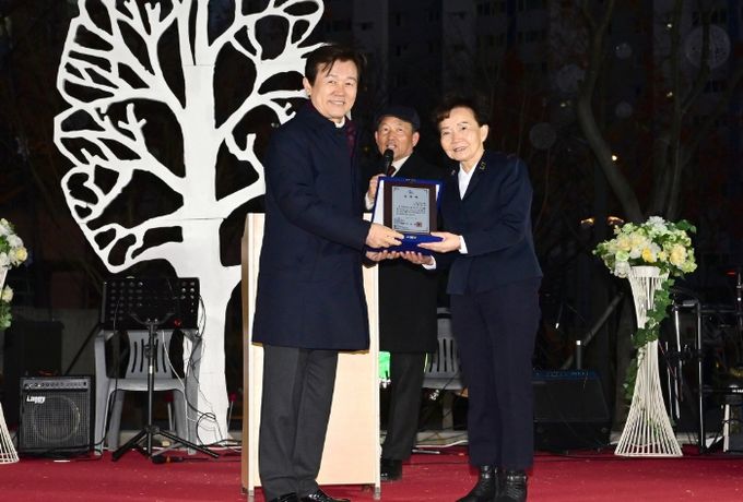 ‘제9회 진주크리스마스트리 참빛문화축제’