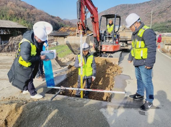 지하 시설물 데이터베이스(DB) 정확도 개선을 위한‘정확도 검증 확인 굴착’