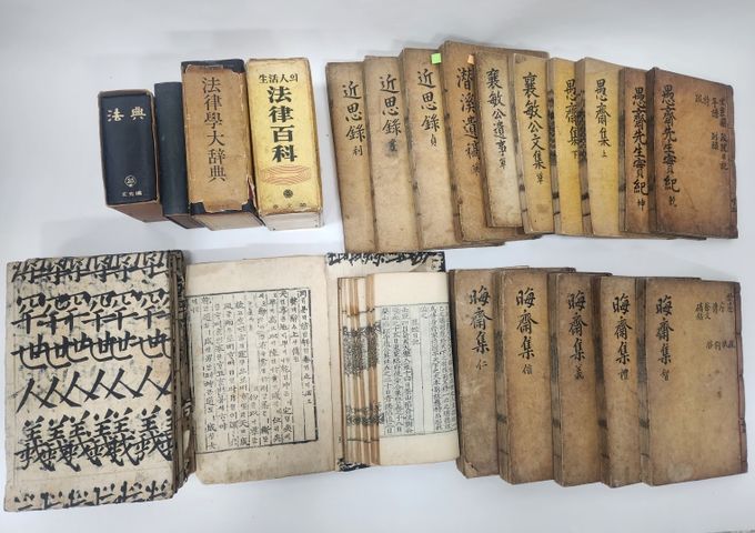 의령 향우 전경배 씨, 이언적 회재집 등 25점 의병박물관 유물 기탁