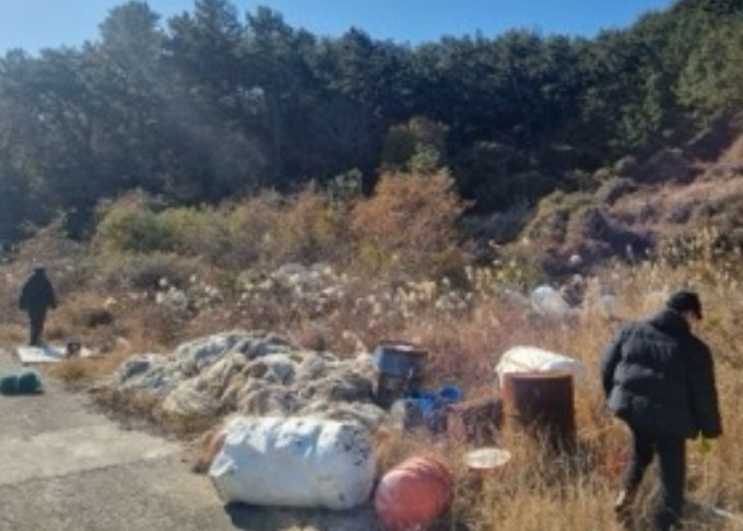 고성군, “유인도서 바닷가 정화활동” 펼쳐