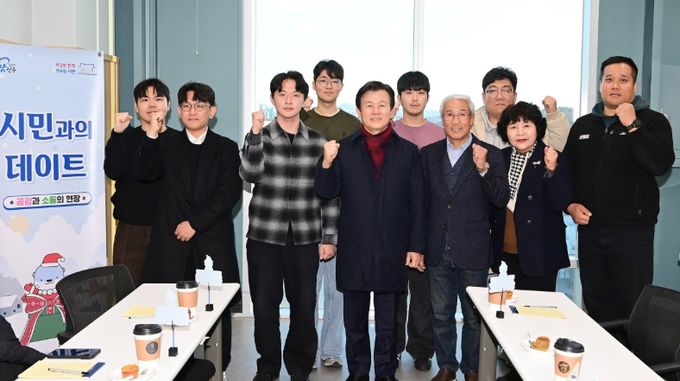 조규일 진주시장,‘진주시 대학생 자전거 국토 대종주팀’과 12월 데이트