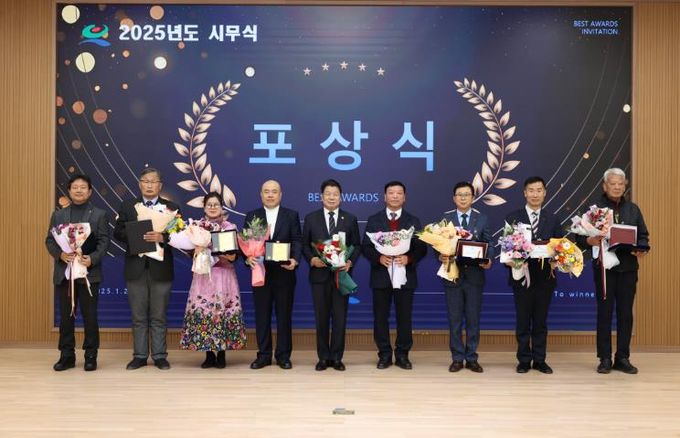 고성군, 2024년 우수 자율방역단 3개 단체 감사패 수여