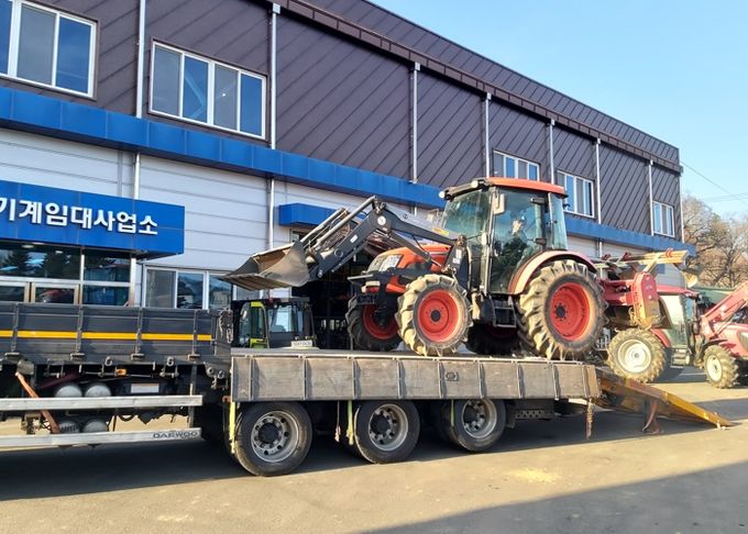홍천군 농가를 위한 희소식! 2025년에도 농업기계 임대료 50% 감면 연장합니다!