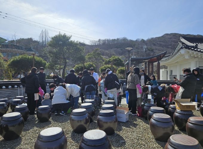 의령군, 전통 장담그기 체험 프로그램