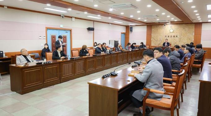 김해시의회, 2025년 새해 첫 의원간담회 개최