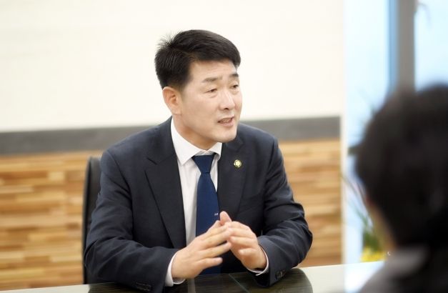 동탄경찰서를 방문한 배정수 의장