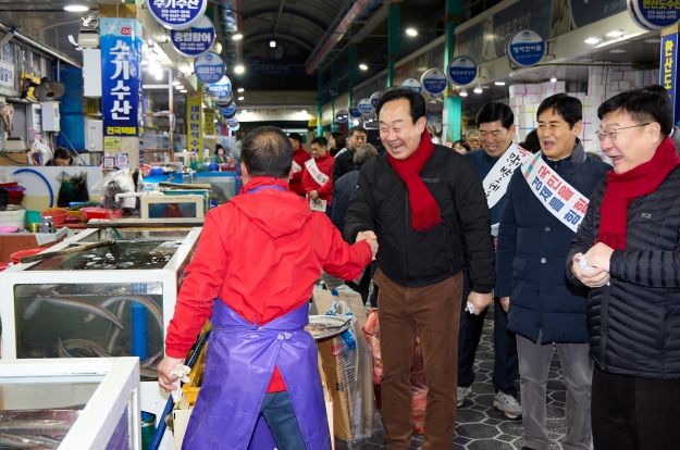 통영시, 설 명절 맞이 전통시장 방문