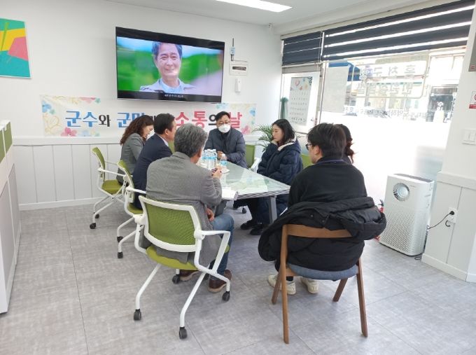 군수와 군민의 진솔한 대화 홍천 이음터, 열린 행정’강화