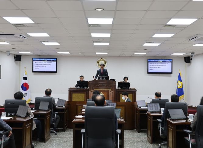 산청군의회, 2025년 첫 임시회 개회