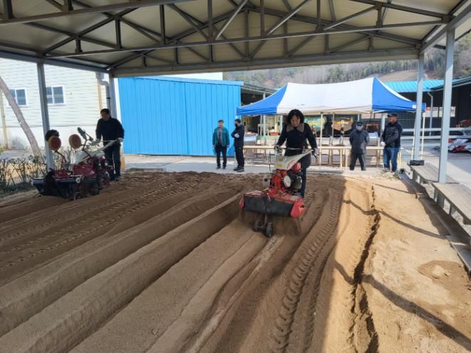 사천시 농업용 굴착기, 보행관리기 안전교육 실시