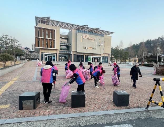 함안군 칠원읍, 칠원고을줄다리기 행사 후 합동 새벽 청소 실시