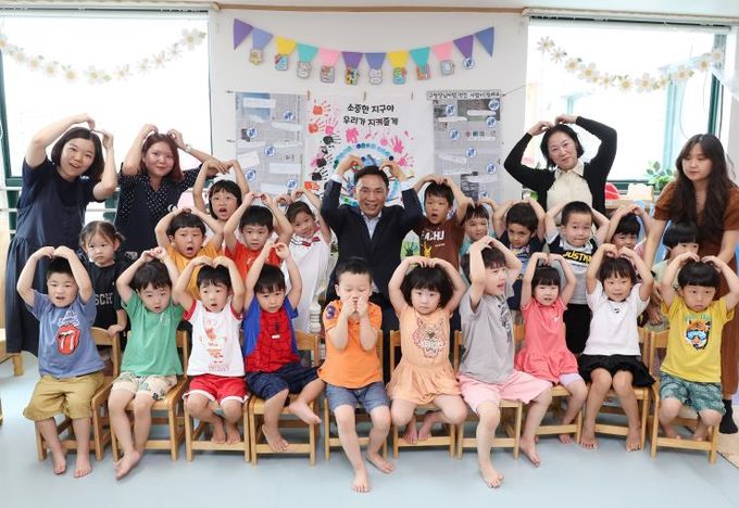 연화어린이집을 방문한 조성명 강남구청장
