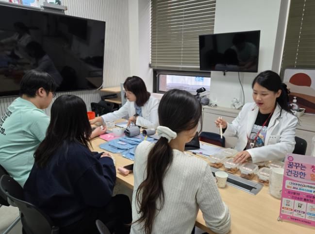 서구 꿈꾸는 청춘 겅간한 혈관 프로그램 진행 장면