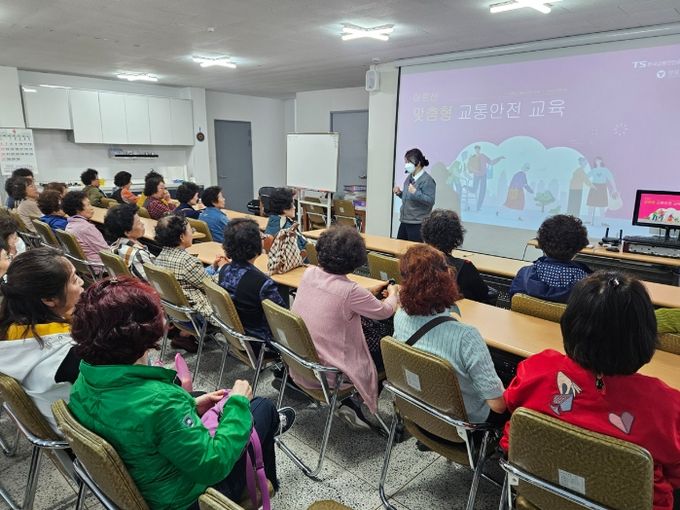 고령 보행자 대상 ‘교통안전교육