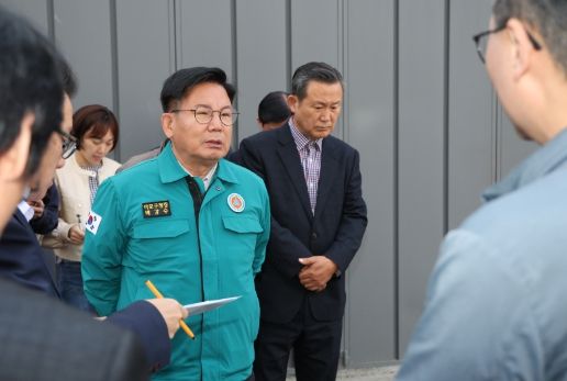 박강수 마포구청장, 새벽 지반침하 현장 찾아 안전 점검 실시